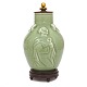 Jais Nielsen Deckelvase mit Standring und Deckel aus Bronze von Knud Andersen. 
Celadon Glasur. Hergestellt von Royal Copenhagen. H: 25,5cm